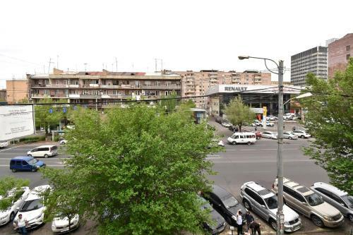 Rc Apartment On Komitas Avenue