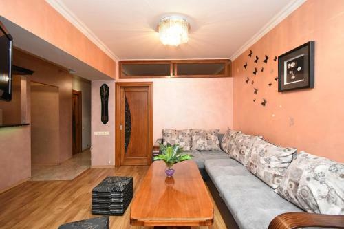 Yerevan Center Apartment By Full House