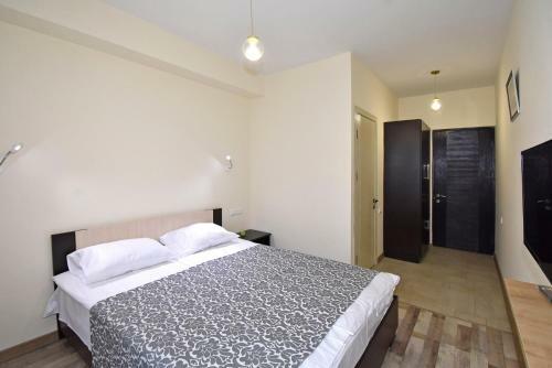Hostal The Nut Guest House