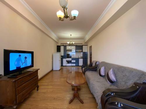 Argishti Street, 2 Bedrooms Spacious, Sunny Apartment Gl148