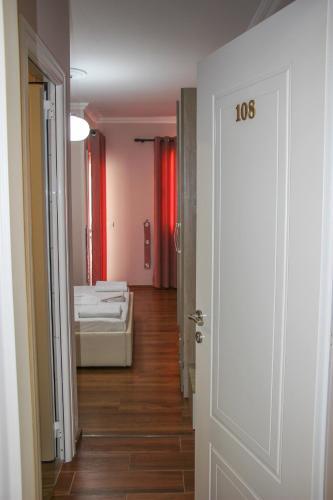 Hotel Veal