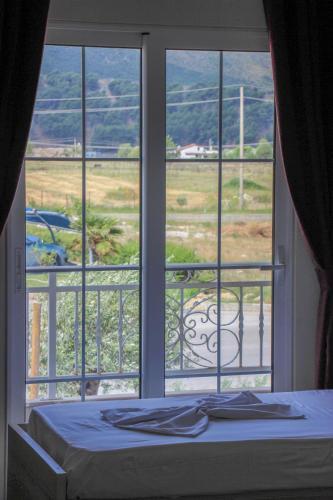 Hotel Veal