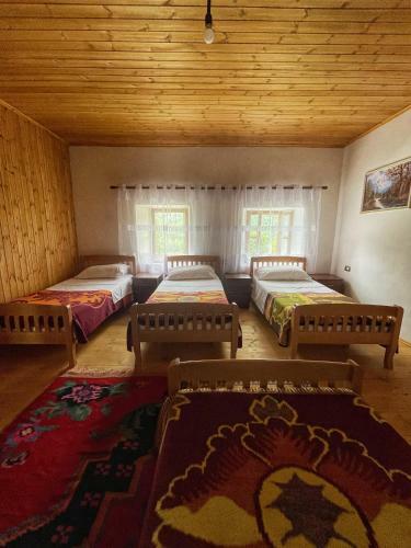 Hostal Guest House Rrashkadoli