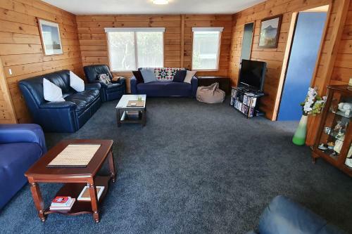 Pohutukawa Lodge By Orewa Beach
