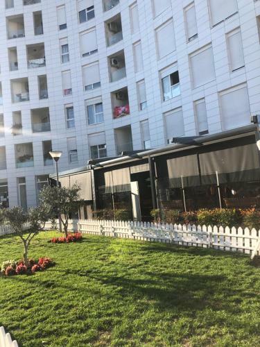 Rovena's Apartment - Free Parking