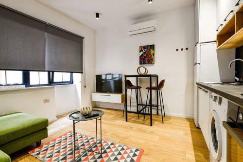 Lina - Tia, Lovely New Bazaar Apartment