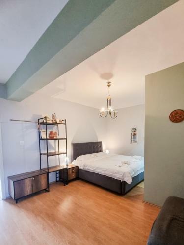 Tirana City Centre Folk Hotel