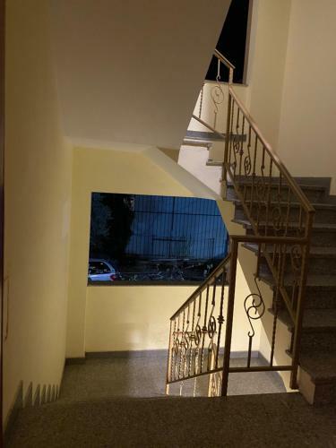 Apartment Black Bird