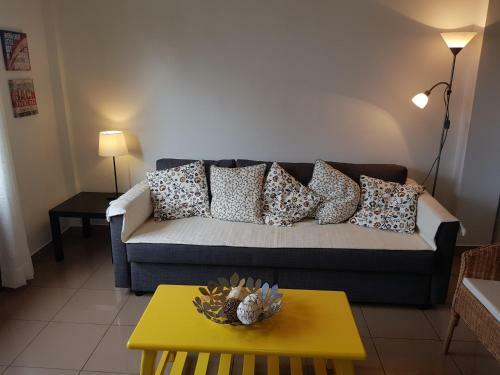 Apartamento C�ntrico, Amplio Y Con Balc�n Cerca Del Mar