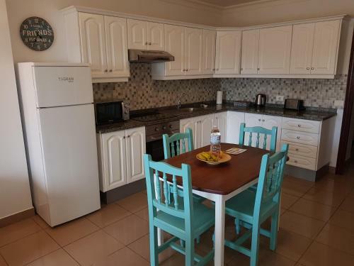Apartamento C�ntrico, Amplio Y Con Balc�n Cerca Del Mar