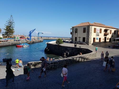 Apartamento C�ntrico, Amplio Y Con Balc�n Cerca Del Mar