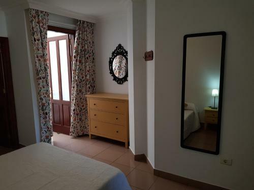 Apartamento C�ntrico, Amplio Y Con Balc�n Cerca Del Mar