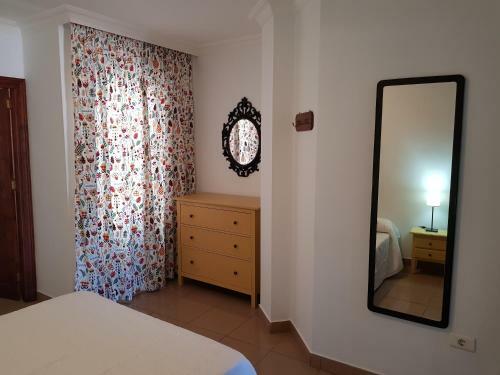 Apartamento C�ntrico, Amplio Y Con Balc�n Cerca Del Mar
