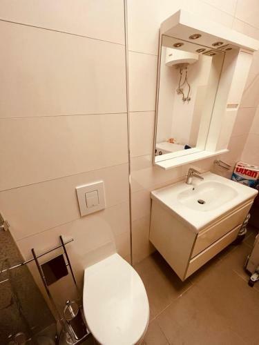 Apartamento Top Floor With The Best View In Tirana !