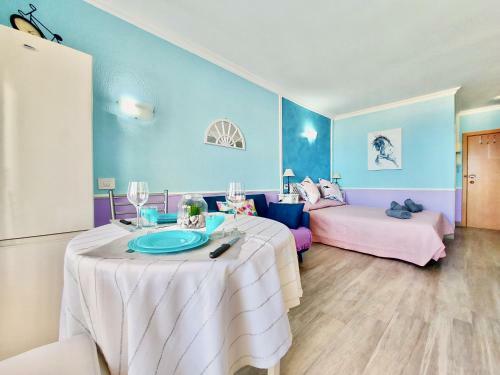 Ocean And Sky Studio Apartment