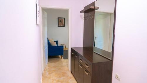 Easy Living Apartment