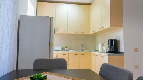 Easy Living Apartment