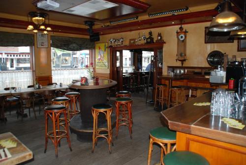 Hotel Caf� Restaurant Abina