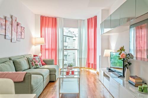 C�lido Apartamento Con Piscina En Barcelona
