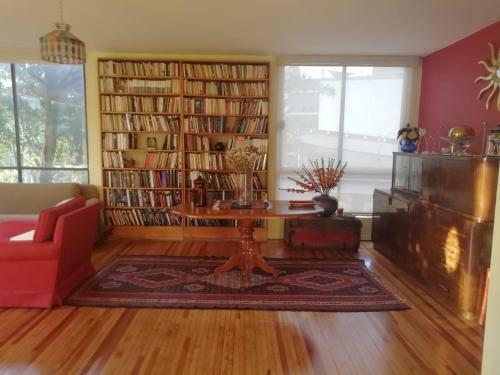 Big,sunny, 2-3 Apartment In Best Location