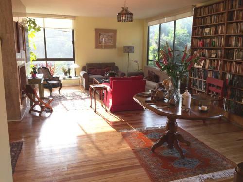 Big,sunny, 2-3 Apartment In Best Location
