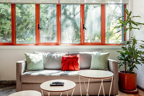 Chic Modern La Condesa Apt In Art Deco Building