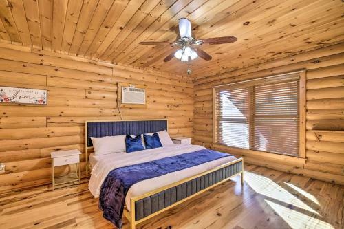 Beautiful Payson Log Cabin With Yard And Fire Pit