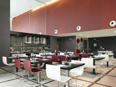 Hotel Ilunion Aqua 4