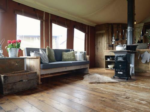 Unique Tent Lodge Located In Callantsoog With Garden