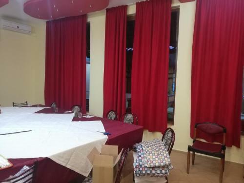 Hotel Bar & Guests Room Ela