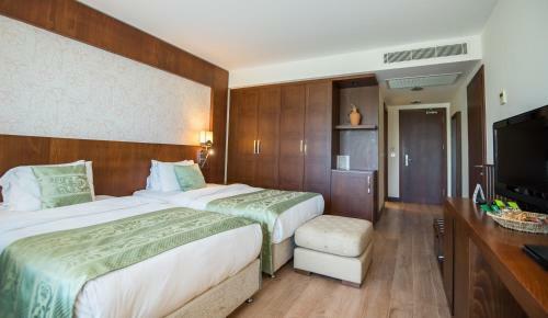 Hotel Korineum Golf & Beach Resort