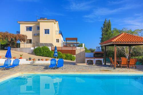 Villa Ira Finiki