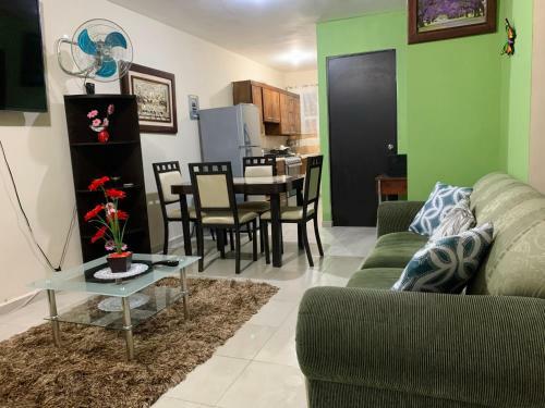 Lugar Tranquilo Y Acogedor Con Espacio Suficiente