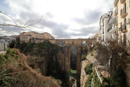 Wonderful Views In Luxury Apartment