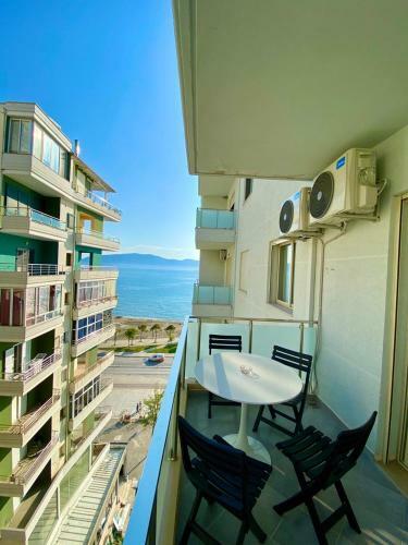 Apartments 3 Room Lara