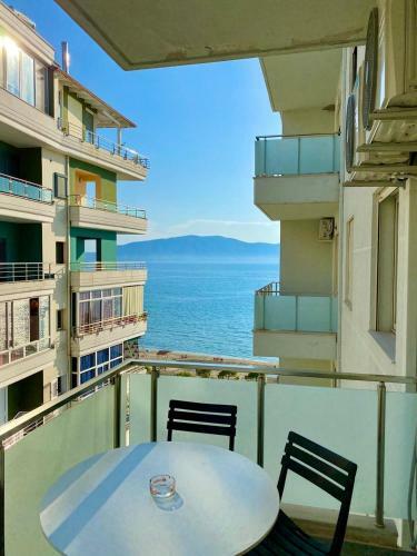 Apartments 3 Room Lara