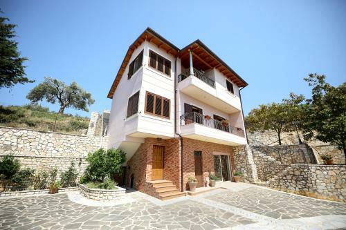 Vila Lution Apartament Villa