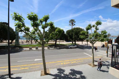 Apart-rent Apartament Av Rhode 1�