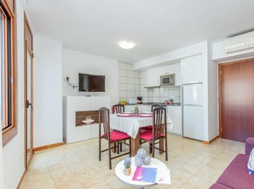 Apart-rent Apartament Av Rhode 2�