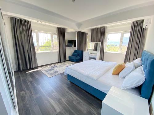 Al Qasr Luxury Villas