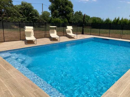 Masia Catalana En Rupi� Con Piscina