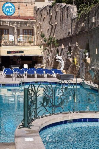 Aparthotel White Dolphin Complex