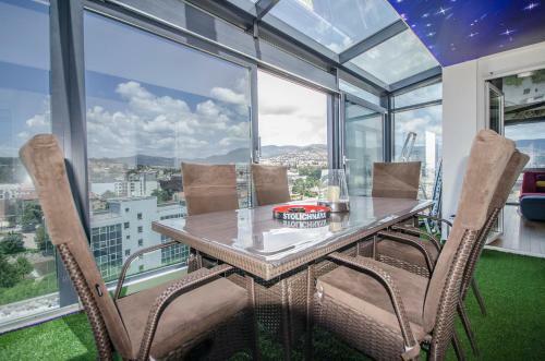 Kings View Apartment