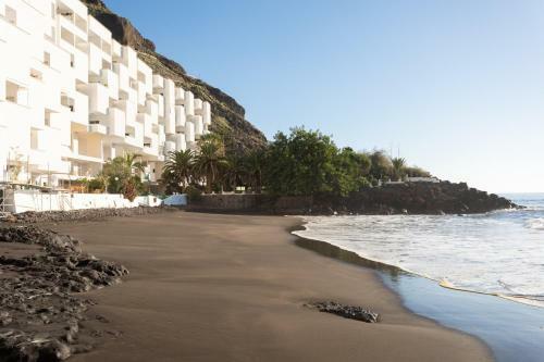 Frontline Beach Apartment