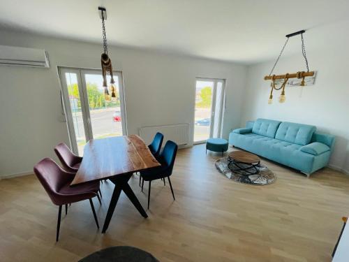 Apartment 7
