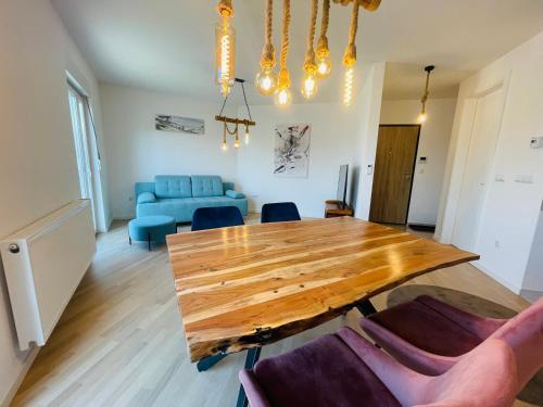 Apartment 7