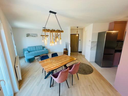 Apartment 7