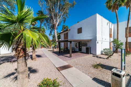 21- Modern Casa Grande Paradise Heated Pool Condo