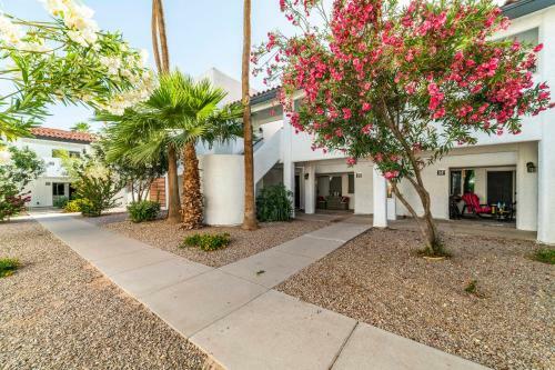21- Modern Casa Grande Paradise Heated Pool Condo