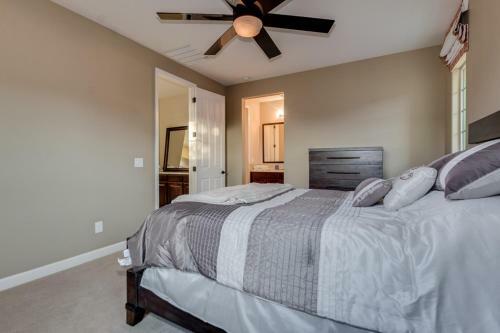 Luxurious Waterfront Oasis With Fire Pit Bbq!! Home